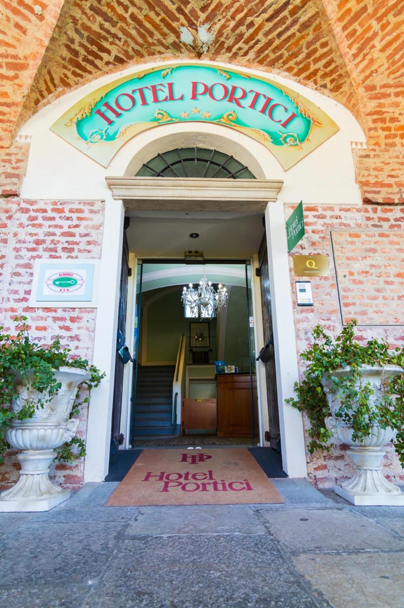 Hotel Portici Vicoforte Экстерьер фото