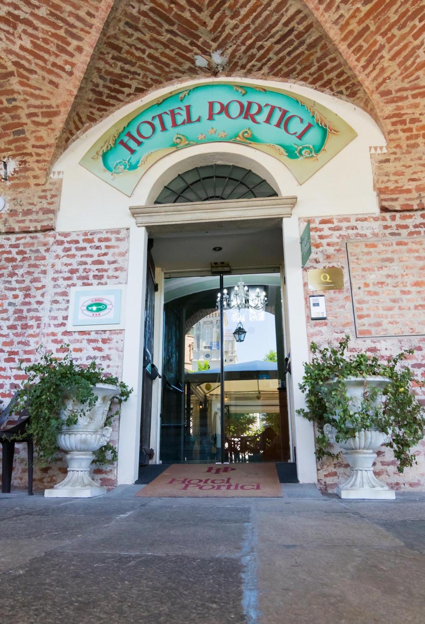 Hotel Portici Vicoforte Экстерьер фото