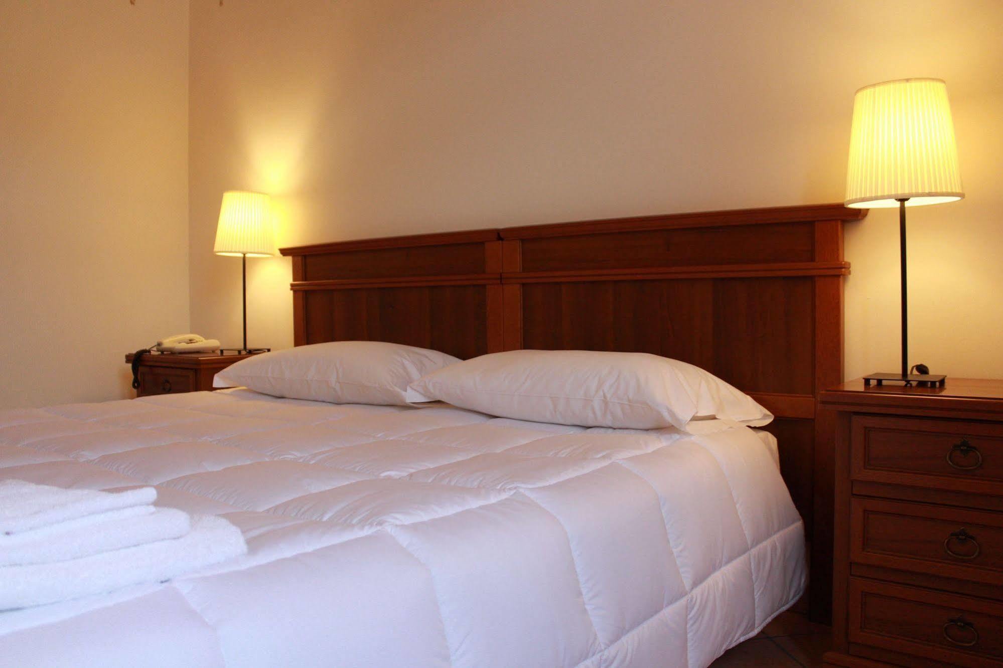 Hotel Portici Vicoforte Экстерьер фото