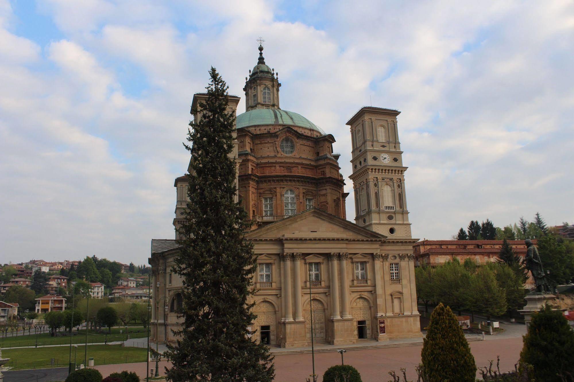 Hotel Portici Vicoforte Экстерьер фото