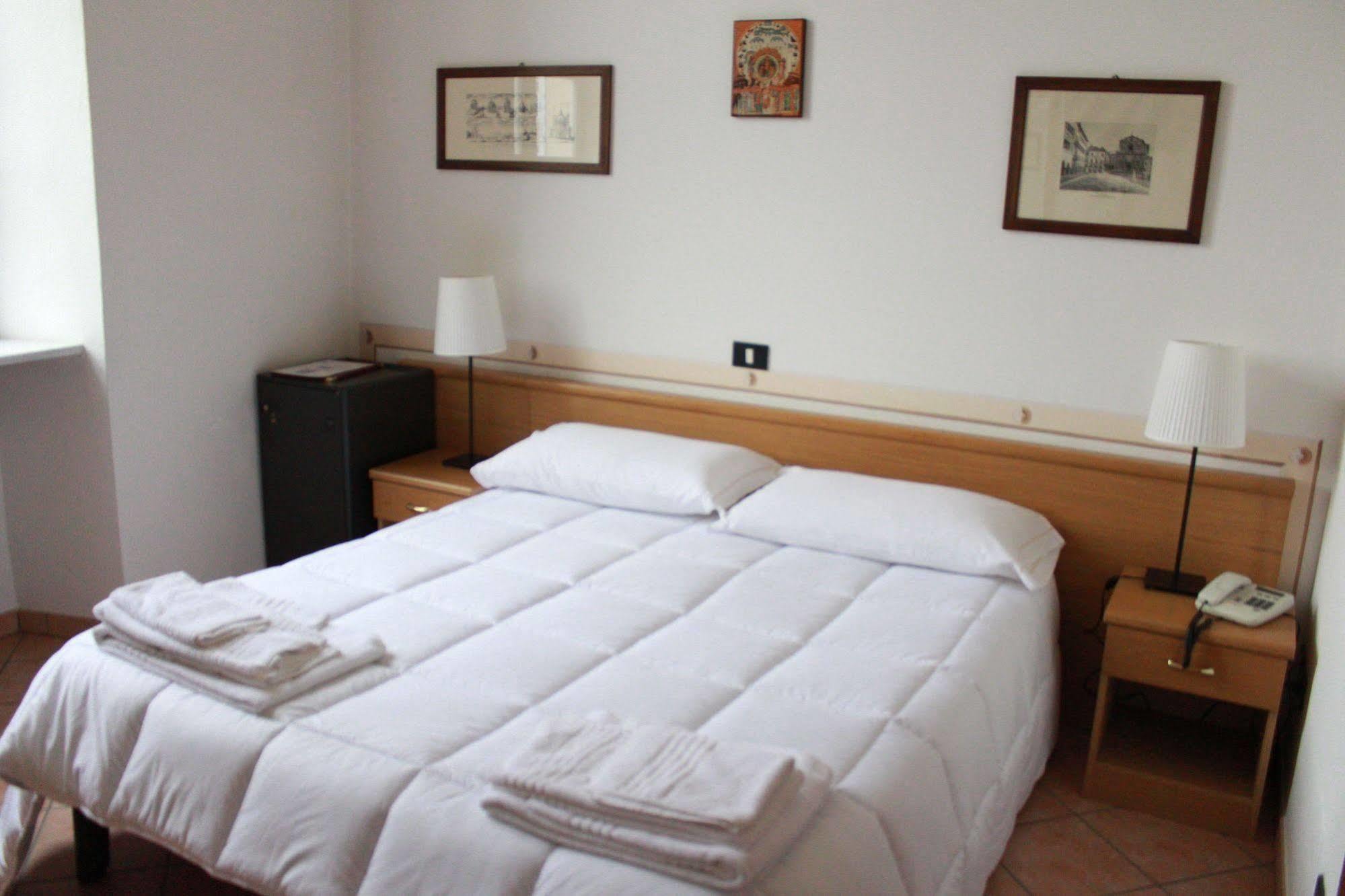Hotel Portici Vicoforte Экстерьер фото