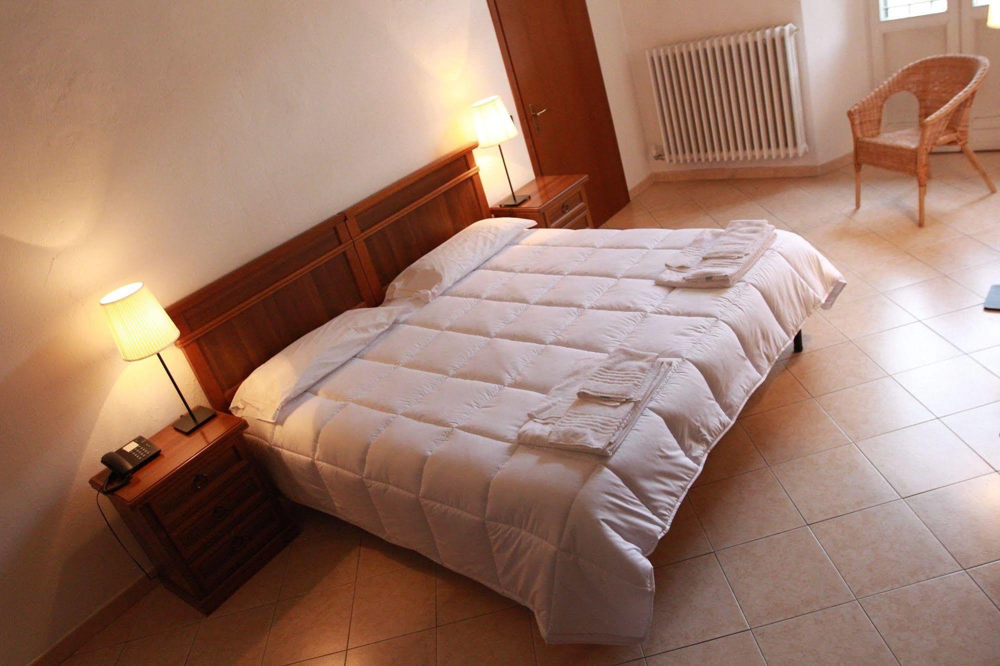 Hotel Portici Vicoforte Экстерьер фото